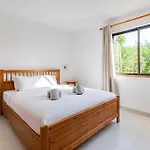 Relaxing 2bd 500m W Ac Wifi Pool Apartmán