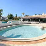 Relaxing 2bd 500m W Ac Wifi Pool